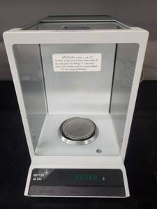 lot 2L image: Mettler AE 240 Analytical Digital Balance Scale