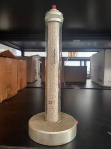 lot 62L image: Industrial Gas Purifier Canister with Pellets