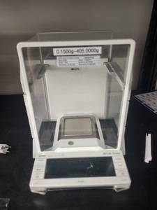 lot 68L image: Mettler Toledo AT400 Analytical Balance Lab Scale (No Power Cord)