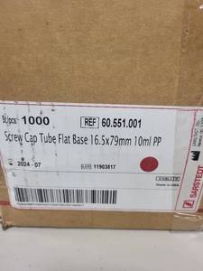 lot 147L image: Box of 1000 Sarstedt Screw Cap Tubes Flat Base 16.5x79mm 10ml PP