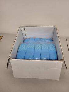 lot 152L image: Case of Innotech Non-Skid 17 XL Blue Shoe Covers, 6 Bags (300 Total)