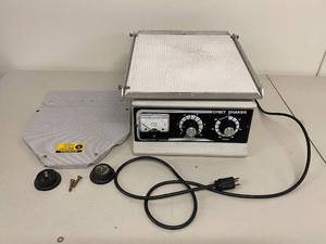 lot 161L image: Lab-Line Orbit Shaker Model 3520 Lab Equipment with Speed Control and Timer
