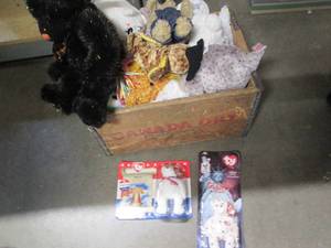 lot 374 image: Vintage Wood Canada Dry crate overf...