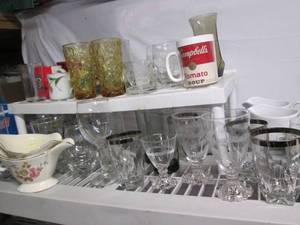 lot 384 image: Large collection of vintage glasswa...