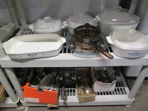 lot 388 image: Vintage Corningware dishes, glass C...
