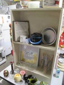 lot 389 image: Collection of Kitchen related decor...