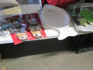 lot 398 image: Heavy Wagner Ware pan, fish dish, c...