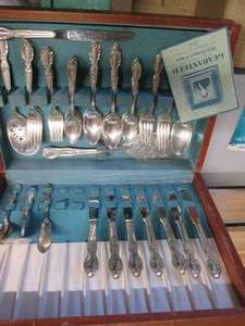 lot 402 image: Vintage plated flatware with wood c...