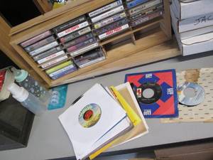 lot 404 image: Vintage 45 vinyl Records, music cas...