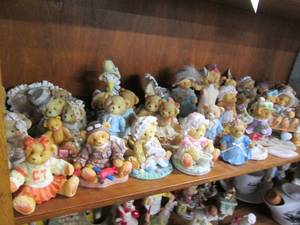 lot 414 image: Large collection of Cherish Teddies...