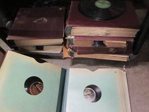 lot 433 image: Collection of vintage vinyl Records...