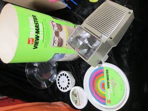 lot 434 image: Vintage Gaf talking view master gif...
