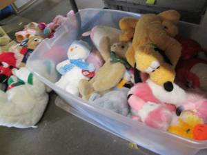 lot 447 image: Large tote plus bag of assorted plu...