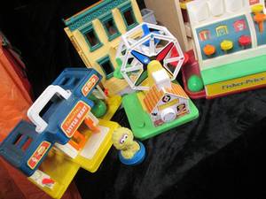 lot 449 image: Vintage Fisher Price and Seasame St...