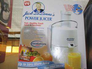 lot 13 image: Jack LaLannes Power Juicer new in ...