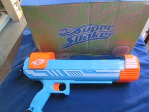 lot 31 image: Nerf super soaker in original box p...