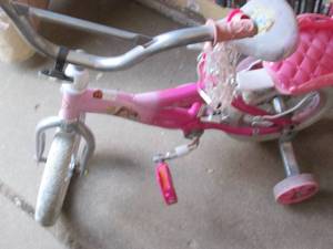 lot 61 image: Disney Princess childrens bicycle ...