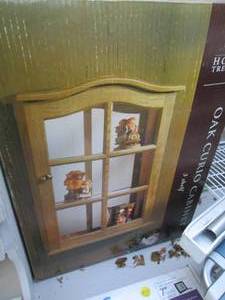 lot 90 image: Home Trends 3-shelf Oak Curio in or...