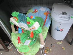 lot 93 image: Fisher Price baby bounce seat with ...