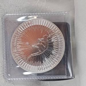 lot 19 image: 2022 1oz Silver Kangaroo