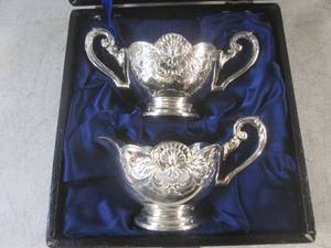 lot 98 image: (EC1) Vintage Creamer and Sugar Bow...