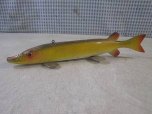 lot 118 image: (FS) Fish Decoy 9 34 Plastic  Me...