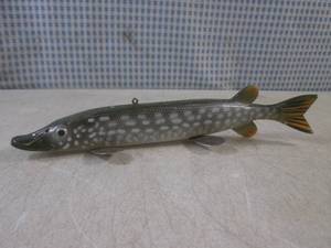 lot 119 image: (FS) Fish Decoy 9 34 Plastic  Me...