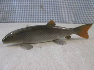 lot 120 image: (FS) Fish Decoy 9 Plastic  Metal ...