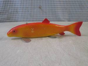 lot 121 image: (FS) Fish Decoy 9 Plastic  Metal ...