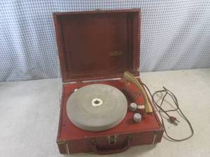 lot 132 image: (A-2) Vintage Mitchell Portable Rec...