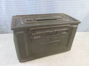 lot 133 image: (EW3) Vintage Ammo Box - Cal. .50 M...