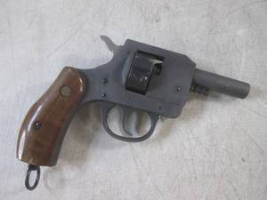 lot 137 image: (CNTR) N.E.F. B32 Starter Pistol 32...