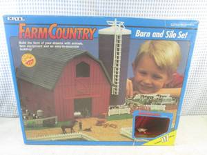 lot 140 image: (EW6) Ertl Farm Country Barn and Si...