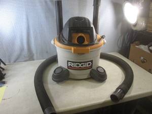 lot 151 image: (EW5) Ridgid Shop Vacuum - Works...