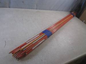 lot 153 image: (H-2) Bundle of Assorted Driveway M...