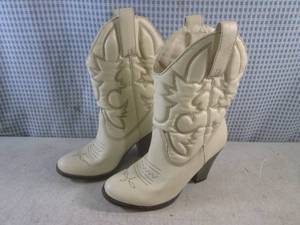 lot 196 image: (CSB) Bongo Womens Heel Cowboy Boo...