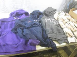 lot 199 image: (EW4) 3 Hoodies and a Lined Flannel...