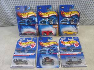 lot 208 image: (EC1) Assorted Hot Wheels in Packag...