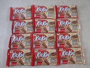 lot 232 image: (B-1) 12 Kit Kat Chocolate Frosted ...