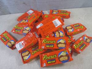 lot 235 image: (B-2) 24 King Size Reeses Potato Ch...