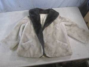 lot 269 image: (H-2) Vintage Borgana Faux Fur Coat...