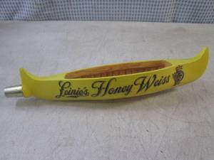 lot 75 image: (FS) Leinies Honey Weiss Beer Tap ...