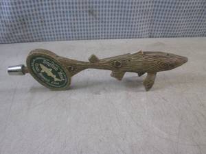 lot 81 image: (FS) Dogfish Head Craft Brewing Ale...