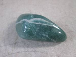 lot 86 image: (CNTR) Tumbled Polished Green Stone...