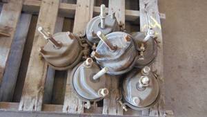 lot 24 image: 6- Various Brake Chambers