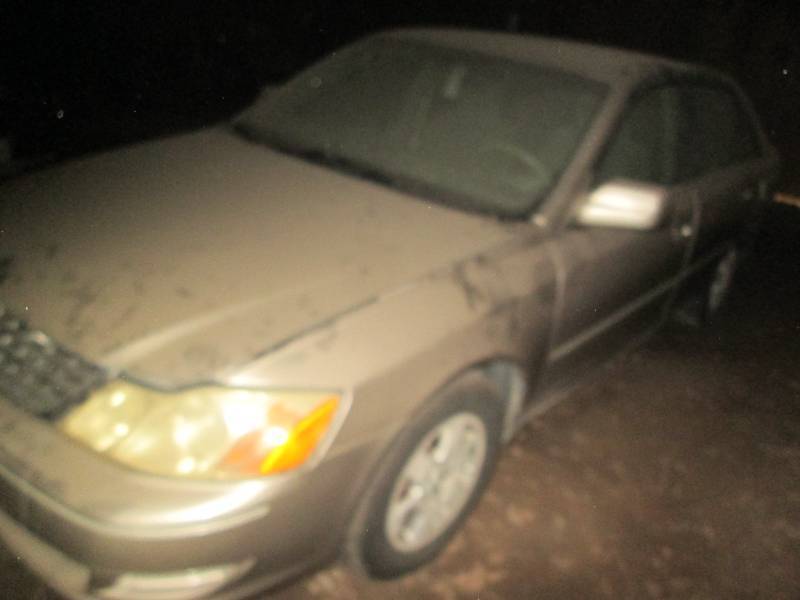 lot 01 image: 2004 Toyota Avalon, Removal By Appointment Only