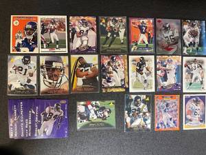 lot 72 image: Minnesota Vikings Football Card Collection Featuring Randy Moss, Daunte Culpepper, and More