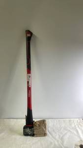 lot 90 image: Hyper Tough 3-5 lb Axe with Fiberglass Handle