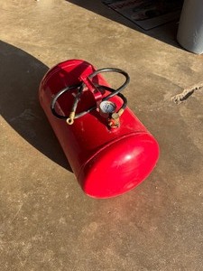 lot 4 image: Portable Air Tank