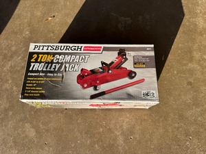 lot 6 image: 2 Ton Trolley Jack